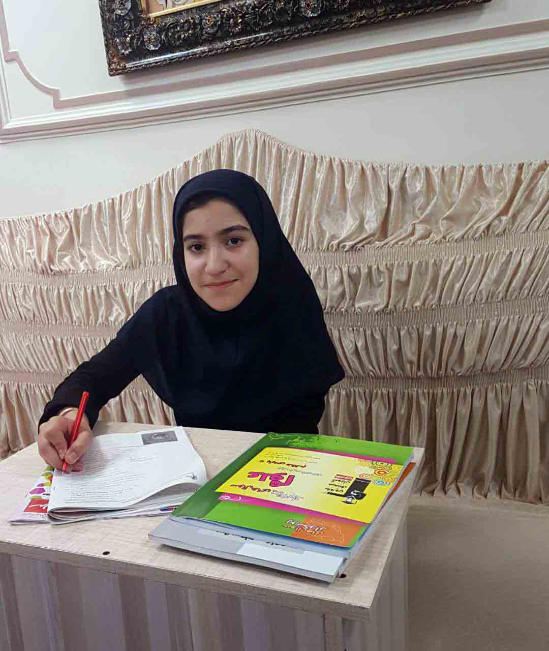 آیلین مظلومی‌پور، از دوم دبستان تا کلاس هشتم