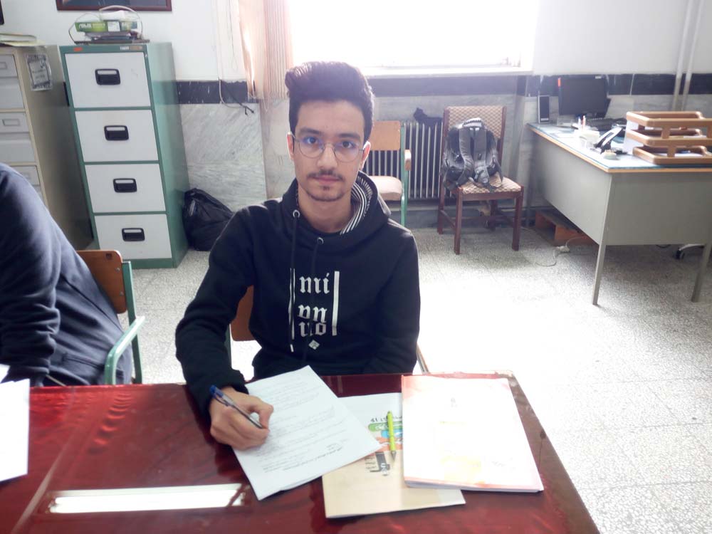 اشکان خادمیان، دوازدهم ریاضی ازقائمشهر باتراز 8097 اشکان خادمیان، دوازدهم ریاضی ازقائمشهر باتراز 8097