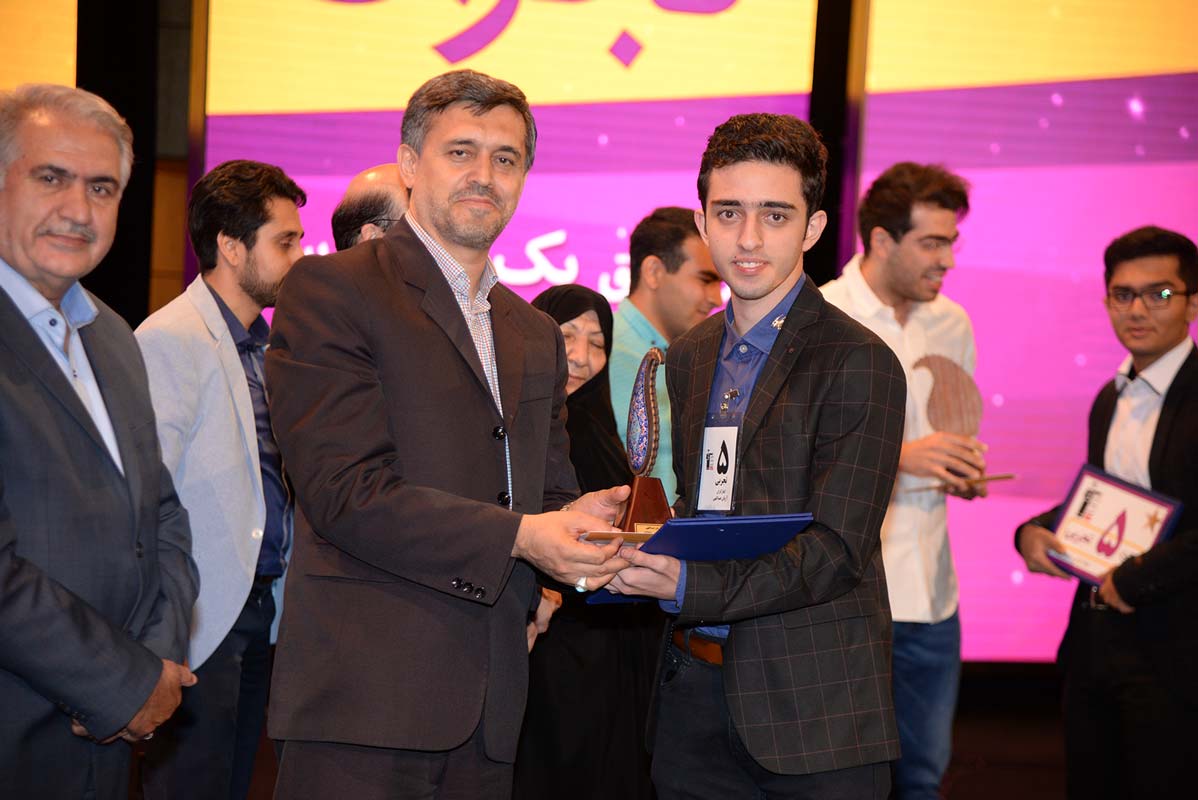 گفتوگو با پدر و مادر آریان عبداللهی، رتبهی 5 تجربی گفتوگو با پدر و مادر آریان عبداللهی، رتبهی 5 تجربی