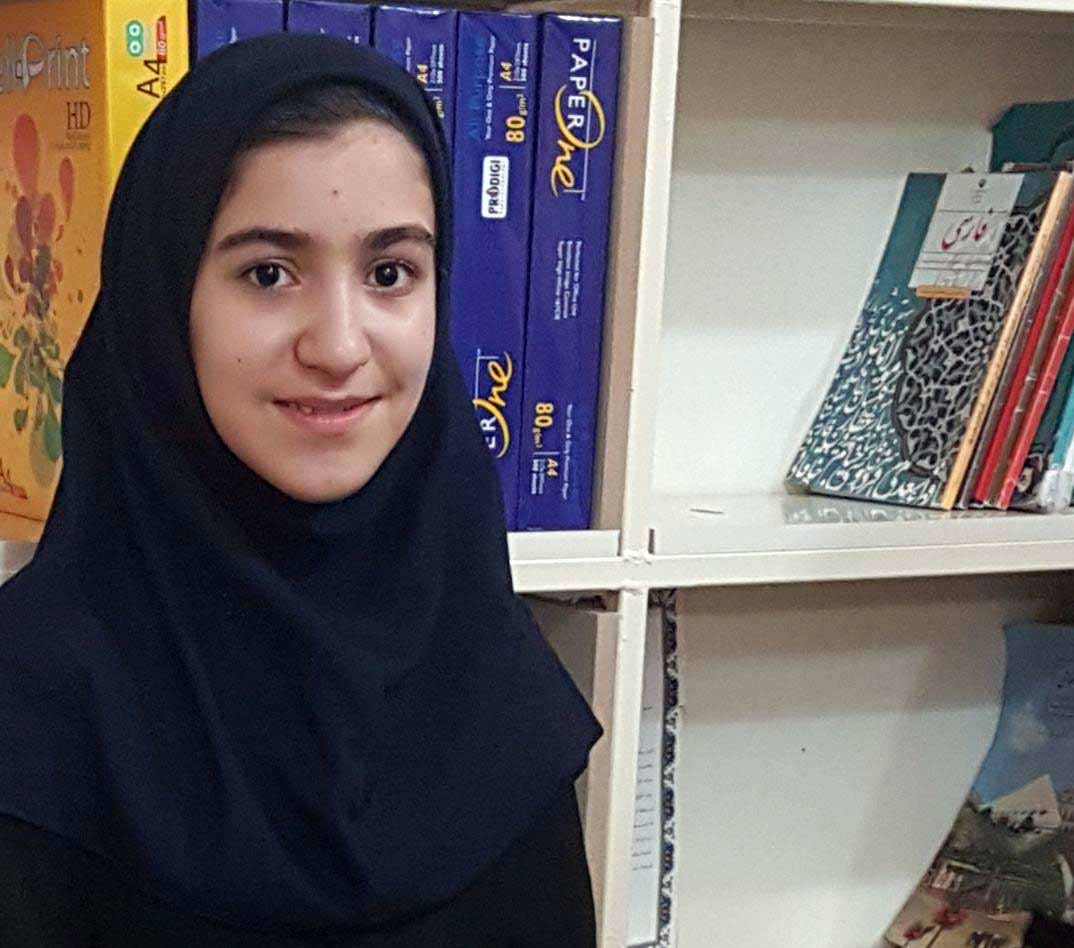 آیلین مظلومی‌پور، از دوم دبستان تا کلاس هشتم
