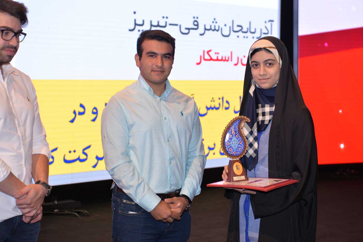 گفتوگو با پدر و مادر فاطمه زارعی، رتبهی ۱ تجربی از بوشهر گفتوگو با پدر و مادر فاطمه زارعی، رتبهی ۱ تجربی از بوشهر