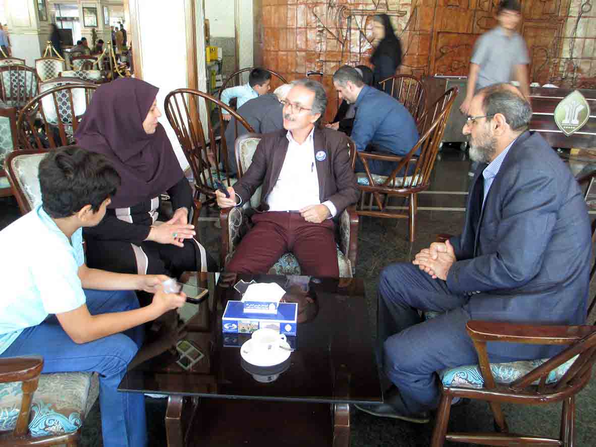 پدر و مادر عرفان روحانی، رتبهی ۱۰ تجربی از خوی پدر و مادر عرفان روحانی، رتبهی ۱۰ تجربی از خوی