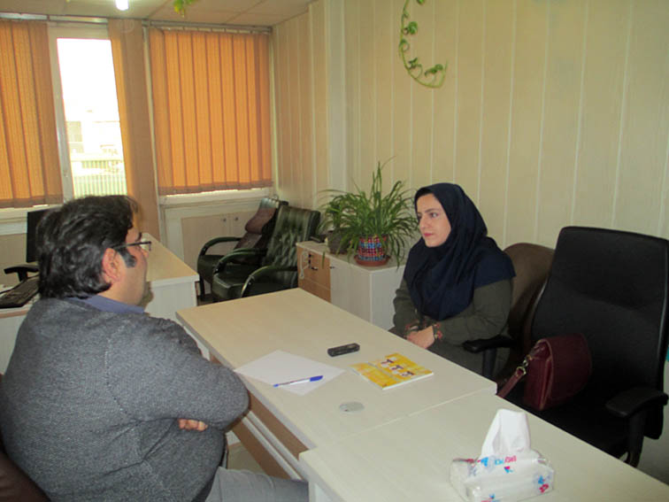 رویا معمار، معلم ریاضی مدرسهی سرای دانش رویا معمار، معلم ریاضی مدرسهی سرای دانش