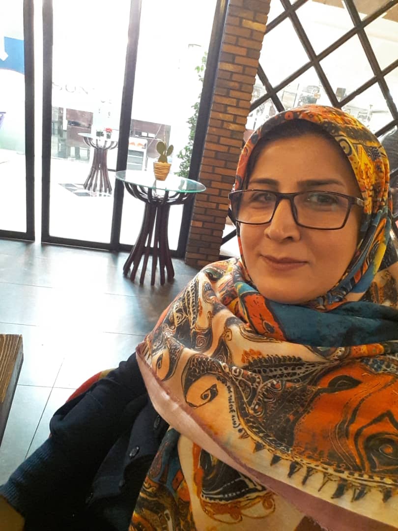 مریم محمدی، دبیر علوم متوسطه‌ی ۱