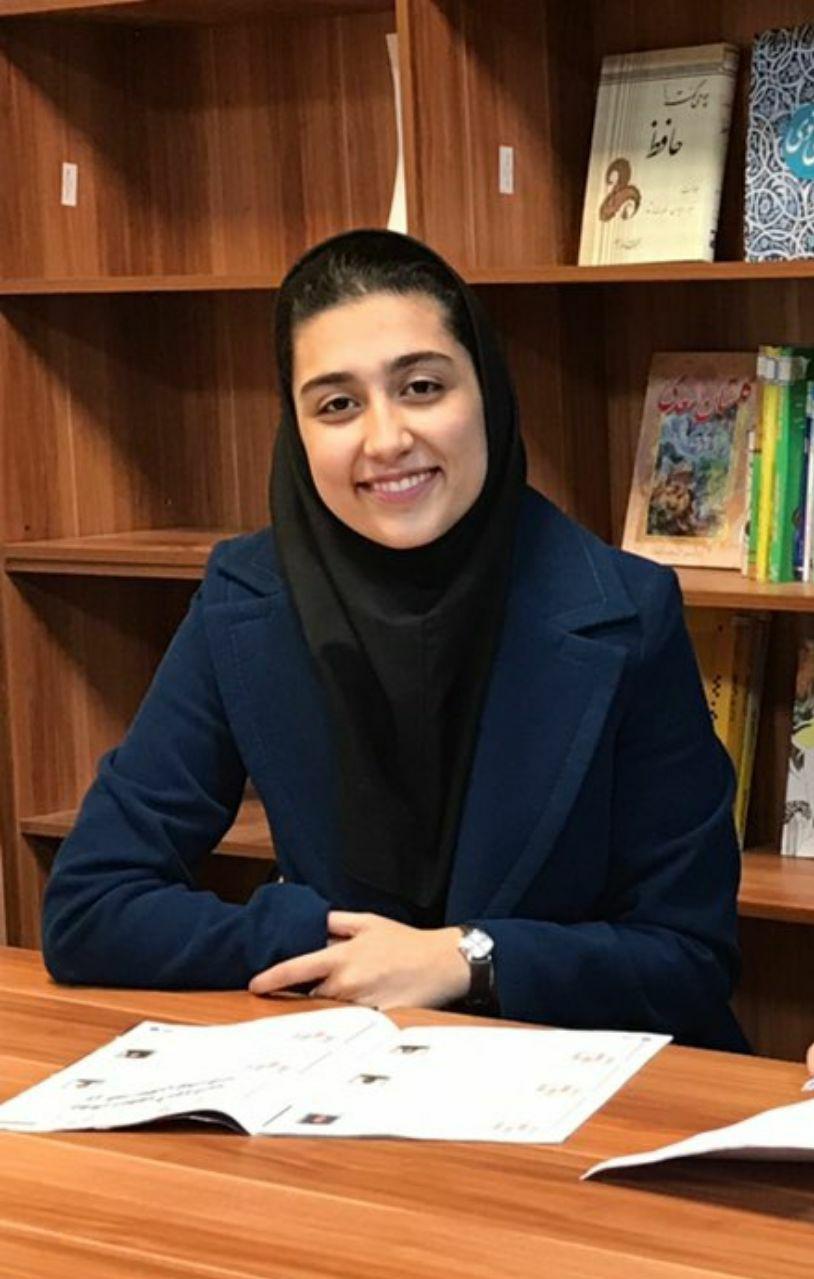 پریسا کفایتی، دانش‌آموز سال دوازدهم تجربی از لاهیجان با میانگین تراز ۷۹۷۱