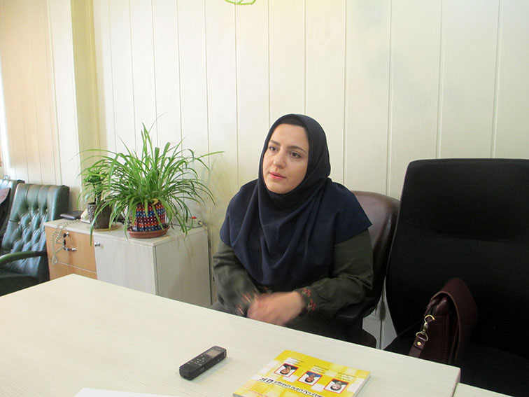 رویا معمار، معلم ریاضی مدرسهی سرای دانش رویا معمار، معلم ریاضی مدرسهی سرای دانش
