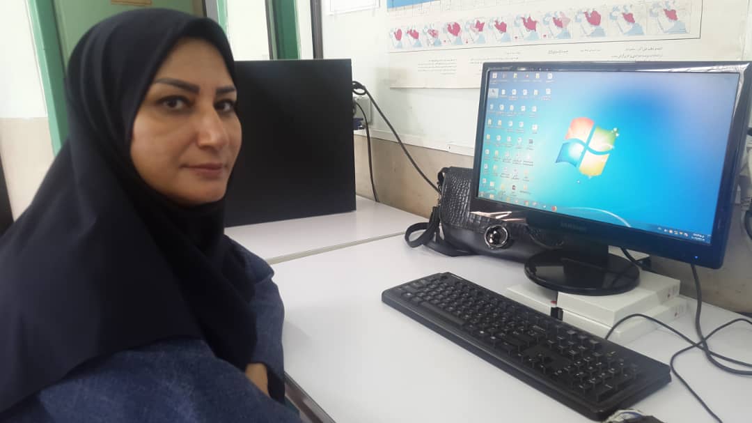 گفتوگو با اعظم برمکی، دبیر فیزیک گفتوگو با اعظم برمکی، دبیر فیزیک
