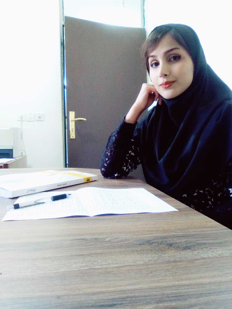قهرمان پیشرفت: رویا محمودینژاد، از کار و دانش تا پزشکی قهرمان پیشرفت: رویا محمودینژاد، از کار و دانش تا پزشکی