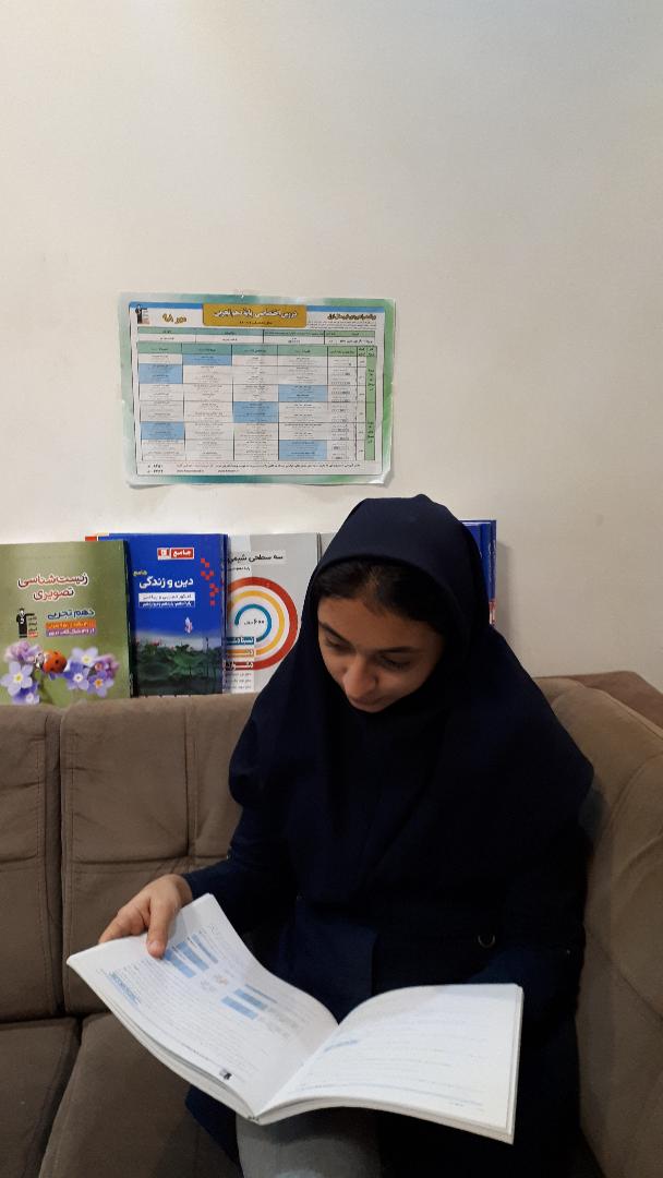 گفتوگو با آیدا خادمی، دهم تجربی از مشهد - تصویر 1